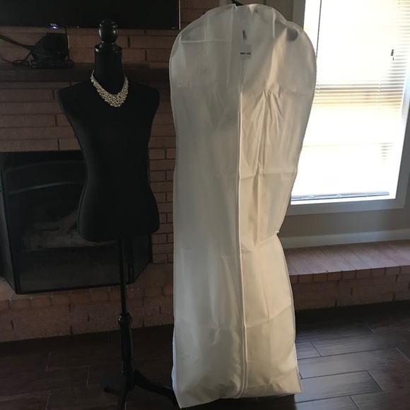 WEDDING DRESS - Picture 8 of 8